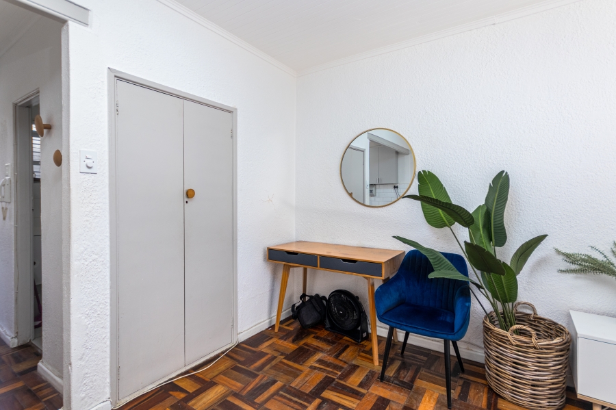 0 Bedroom Property for Sale in Sea Point Western Cape